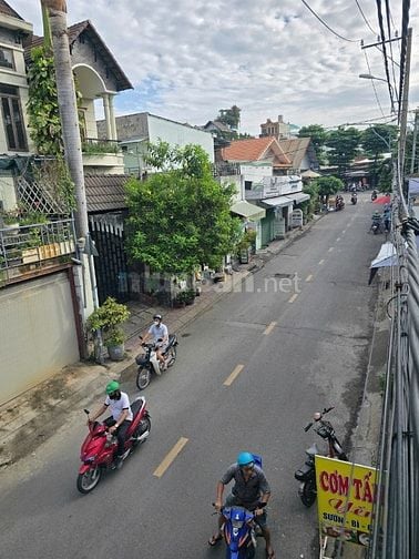 Cho thuê nhà 2 mặt tiền tại Đường 102, Tăng Nhơn Phú A, Thủ Đức