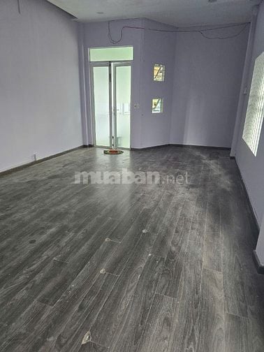 Cho thuê nhà 2 mặt tiền tại Đường 102, Tăng Nhơn Phú A, Thủ Đức