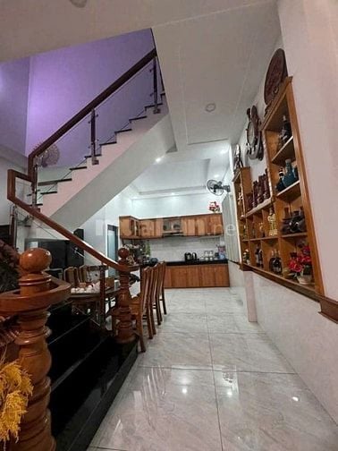 Bán Nhà Mặt Tiền Chợ Bình Chánh Cho Thuê 9tr/tháng, SHR, Giá 580Tr
