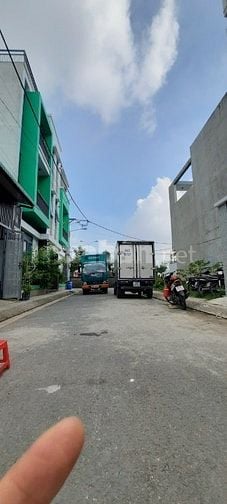 Bán nhà mới xây đướng số 8 linh xuân thủ đức LH:0909428959.