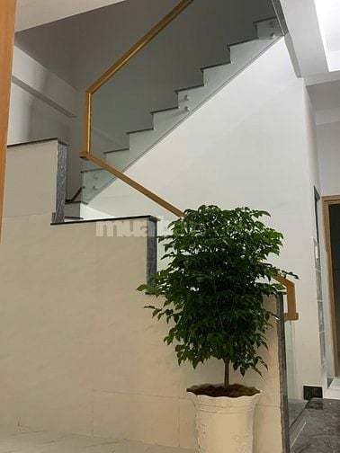 Bán nhà đường Lê Văn Việt , Quận 9 _ DT : 70m , 4PN , Hướng Tây Bắc