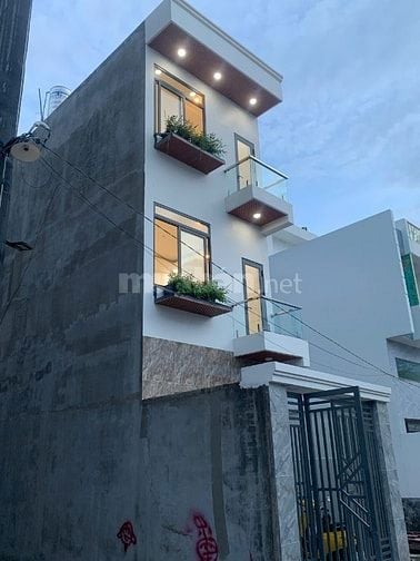 Bán nhà đường Lê Văn Việt , Quận 9 _ DT : 70m , 4PN , Hướng Tây Bắc