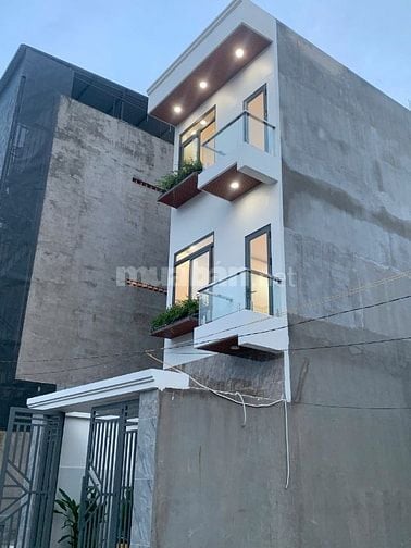 Bán nhà đường Lê Văn Việt , Quận 9 _ DT : 70m , 4PN , Hướng Tây Bắc