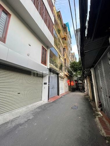 Nhà NGUYỄN NGỌC NẠI phân lô quân đội, Ô TÔ đỗ cửa