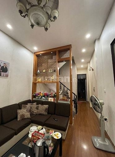 Nhà NGUYỄN NGỌC NẠI phân lô quân đội, Ô TÔ đỗ cửa