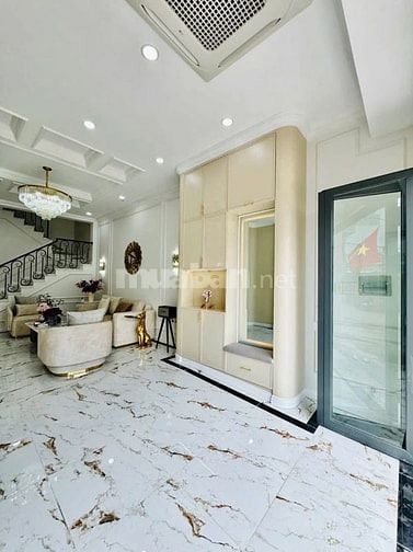 Bán gấp nhà ở đường Phạm Văn Chí, phường 8, quận 6, giá 2 tỷ 450 triệu