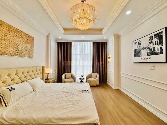 Bán gấp nhà ở đường Phạm Văn Chí, phường 8, quận 6, giá 2 tỷ 450 triệu