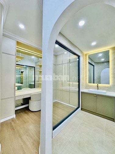 Bán gấp nhà ở đường Phạm Văn Chí, phường 8, quận 6, giá 2 tỷ 450 triệu