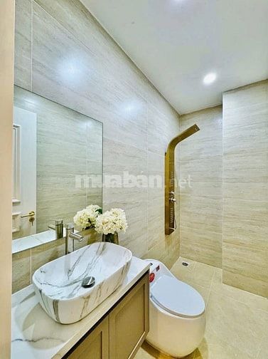 Bán gấp nhà ở đường Phạm Văn Chí, phường 8, quận 6, giá 2 tỷ 450 triệu