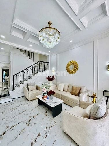 Bán gấp nhà ở đường Phạm Văn Chí, phường 8, quận 6, giá 2 tỷ 450 triệu