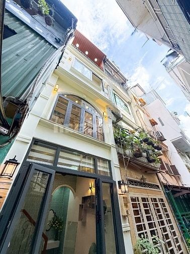 3tỷ950- SIÊU PHẨM CHÂN DÀI mini giữa lòng Sài thành, Nguyễn T Thuật Q3