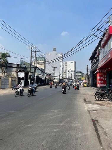 Giảm ngay 2 tỷ nhà mặt tiền Ung Văn Khiêm 4.2x15 gần Nguyễn Văn Thương