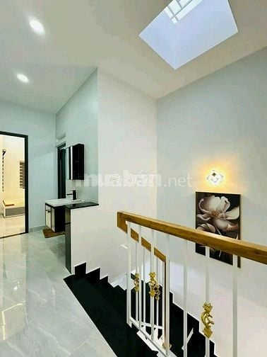Trả 1 tỷ nhận nhà 39m² Vũ Tùng gần UBND phường 2. Hẻm 5m,sổ hồng riêng