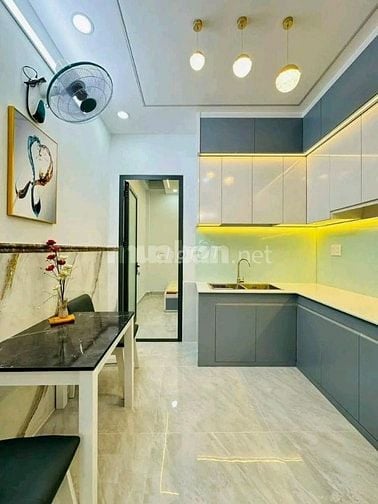 Trả 1 tỷ nhận nhà 39m² Vũ Tùng gần UBND phường 2. Hẻm 5m,sổ hồng riêng