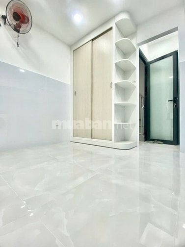 Bán nhà đường Hồ Thị Kỷ, Phường 1, Quận 10, khu chợ đêm, DT 4x5,5m, 