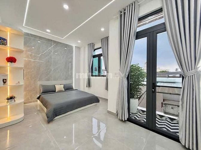 Cần bán nhà Nguyễn Thiện Thuật,P2,Q3,ngang 4m, Xe hơi tận nhà, 4PN,4WC