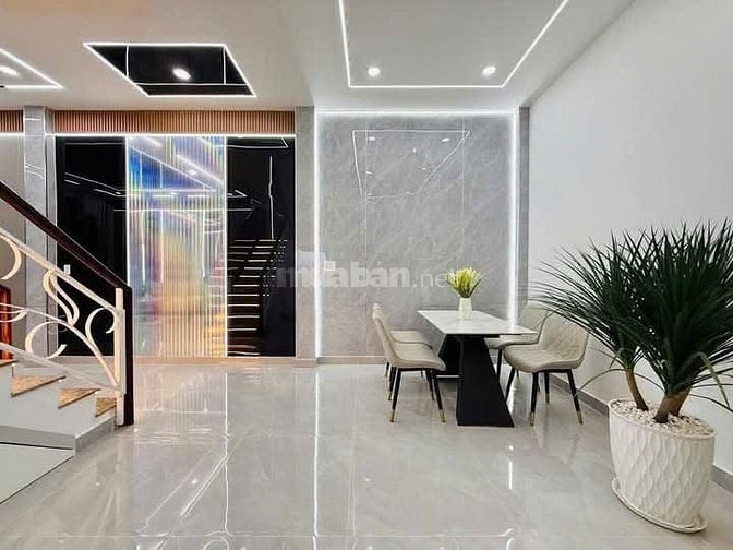 Cần bán nhà Nguyễn Thiện Thuật,P2,Q3,ngang 4m, Xe hơi tận nhà, 4PN,4WC