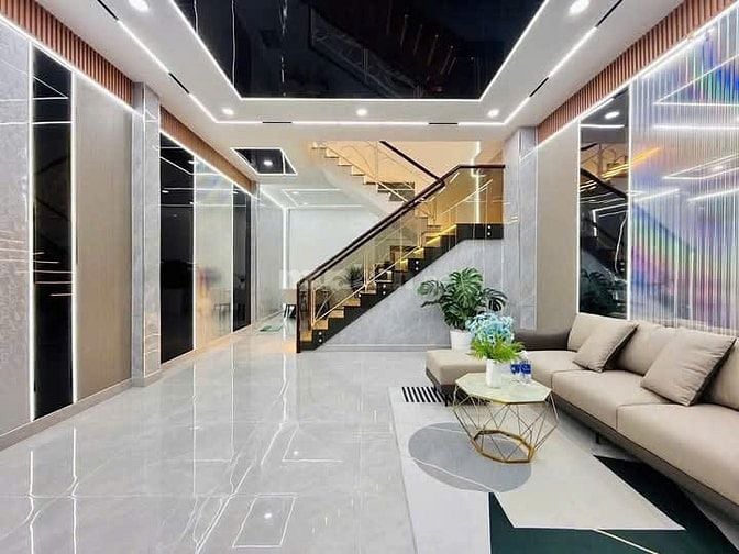 Cần bán nhà Nguyễn Thiện Thuật,P2,Q3,ngang 4m, Xe hơi tận nhà, 4PN,4WC