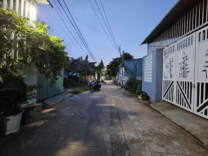 BÁN ĐẤT SHR NGAY UBND TRẢNG DÀI, DT 6x18, GIÁ 1.65 TỶ (LH 0785353622)