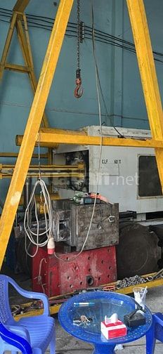 Cần nắm nữ đứng máy ép, nam đổ kéo trộn keo