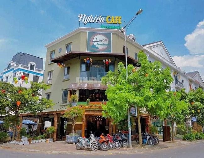 Cho thuê tòa nhà 9 tầng mặt phố Trần Thái Tông, Cầu Giấy, vị trí VÀNG 