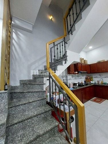 Hẻm Sạch đẹp Lý Thái Tổ 4Tầng 5PN Gần bệnh viện,siêu thị Ngân hàng 