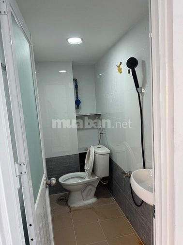 Cho thuê phòng trọ mới 100%, mỗi phòng đều có cửa sổ hướng sân vườn 