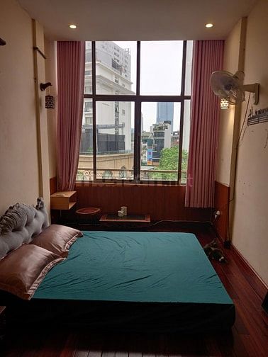 Cho thuê căn studio tầng 4, DT 30m2 ngõ 2A Văn Cao, Ba Đình 