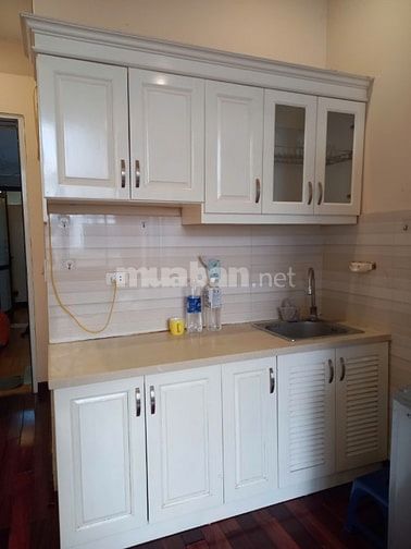 Cho thuê căn studio tầng 4, DT 30m2 ngõ 2A Văn Cao, Ba Đình 