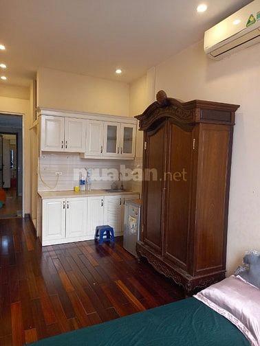 Cho thuê căn studio tầng 4, DT 30m2 ngõ 2A Văn Cao, Ba Đình 