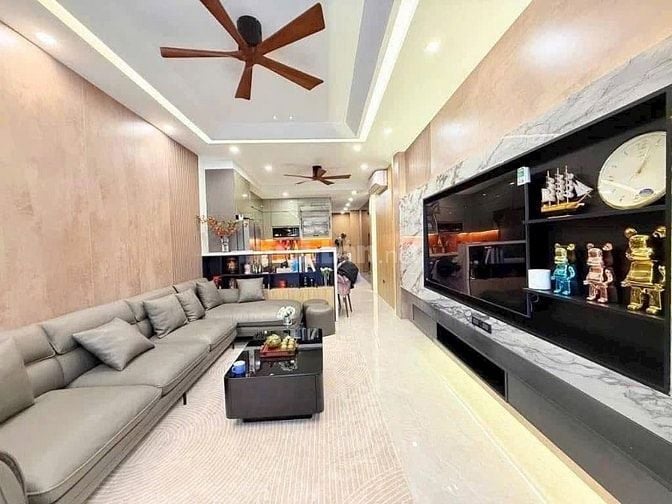 Siêu phẩm Hoàng Cầu vỉa hè phân lô ô tô tránh, kinh doanh 45m2*4T*7mMT
