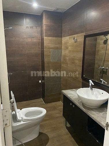 Nhà MT Nguyên Căn 4 lầu KDC Himlam Q7 4 PN, 4 WC đầy đủ NT vào ở ngay