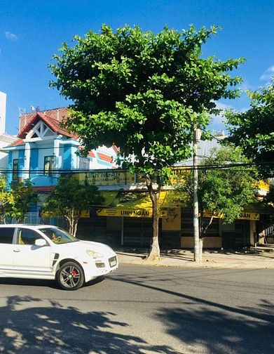 BÁN NHÀ ĐẤT MẶT TIỀN NGÃ BA NGUYỄN HỮU DẬT – TIỂU LA
