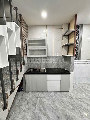 Nhà đẹp chính chủ cần bán gấp - vị trí đẹp