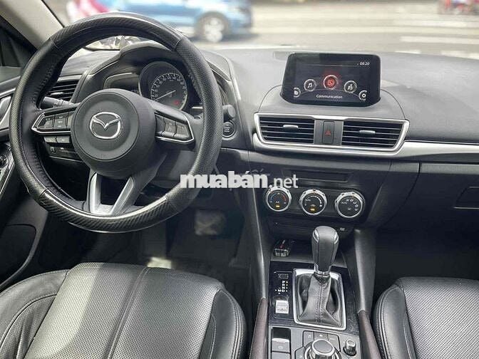 Mazda 3 2019 1.5L Premium - 53000 km