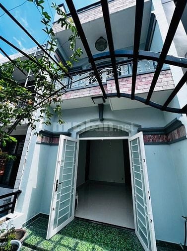 Cho thuê nhà 4 x20 đúc 3.5tấm ngay chợ căn cứ 26 p17 gò vấp 4 pn 5wc 