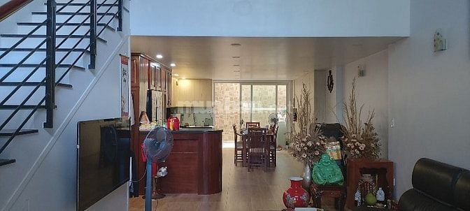 Bán nhà đẹp ngay chợ Tân Mỹ, Quận 7