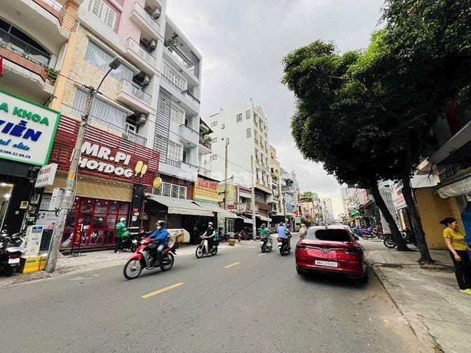 Tòa nhà MTKD Quận 10. DT 5.3x15m, 5 tầng thang máy