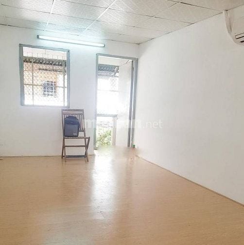 Cho thuê nhà mặt tiền nhỏ giá rẻ  tiện kinh doanh, Quận 3