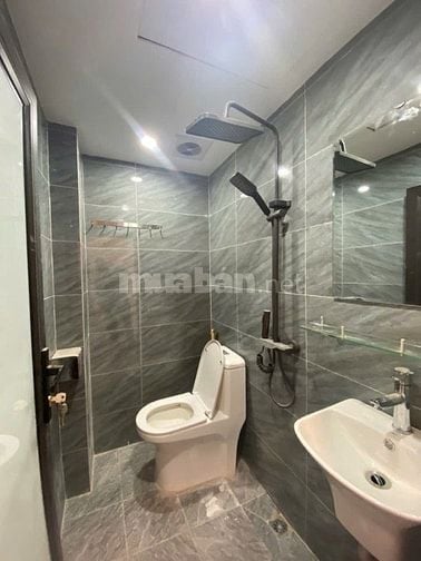 Bán Nhà Tân Mai 35m2, 5 tầng, Ô tô 10m, ngõ thông, SĐCC, nhỉnh 6 tỷ