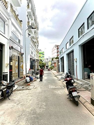 NHÀ BÌNH TÂN (4M x 14M) NGAY NGÃ TƯ BỐN XÃ, ĐẦM SEN PARK. ĐƯỜNG 6M !!!