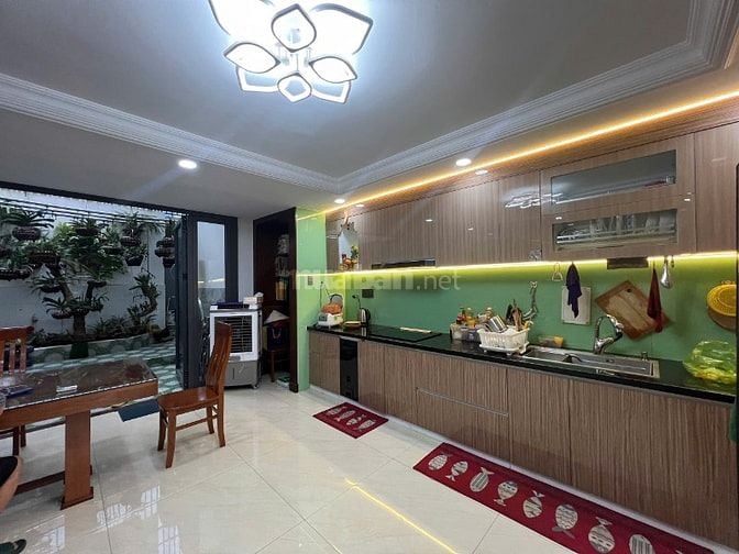 Bán nhà 4 tầng HXT Phạm Văn Bạch ngang 5m 110m2 tặng NT gần NH 13.3 tỷ