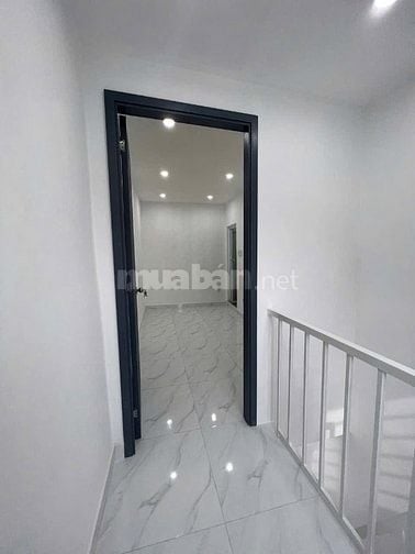 nhà ( Mới xây) Hẻm rộng 330/Âu Dương Lân P3 Q8. 2tỷ380.2lầu