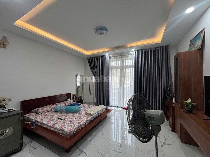 Bán nhà 4 tầng HXT Phạm Văn Bạch ngang 5m 110m2 tặng NT gần NH 13.3 tỷ