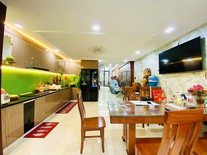 Bán nhà 4 tầng HXT Phạm Văn Bạch ngang 5m 110m2 tặng NT gần NH 13.3 tỷ