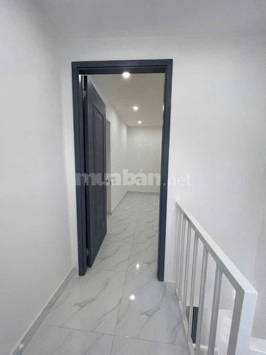 nhà ( Mới xây) Hẻm rộng 330/Âu Dương Lân P3 Q8. 2tỷ380.2lầu