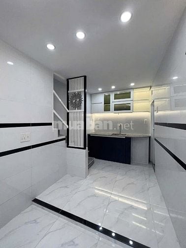 nhà ( Mới xây) Hẻm rộng 330/Âu Dương Lân P3 Q8. 2tỷ380.2lầu