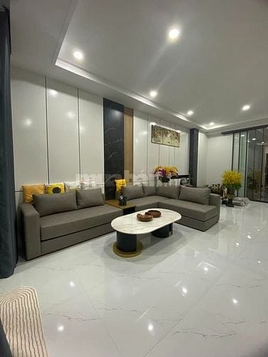 Bán nhà 5 tầng mới đẹp mặt tiền đường TRần Nguyên Hãn
