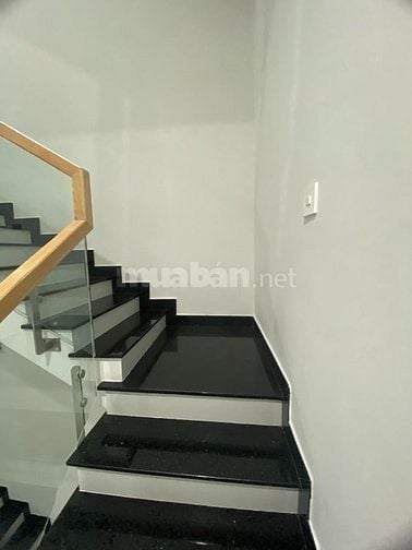 Bán nhà 5 tầng mới đẹp mặt tiền đường TRần Nguyên Hãn