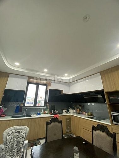 Bán nhà 5 tầng mới đẹp mặt tiền đường TRần Nguyên Hãn